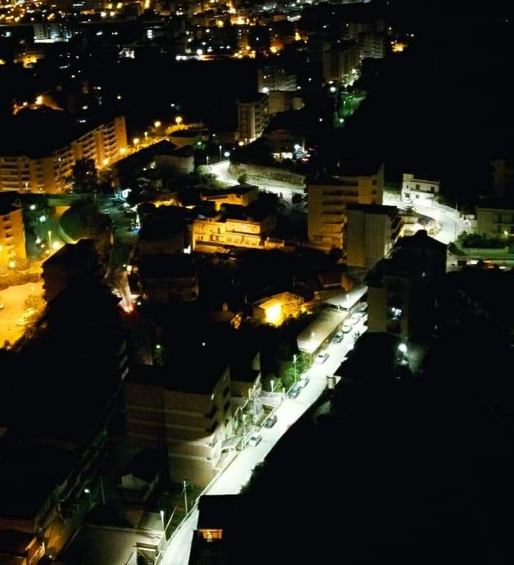 Reggio Calabria – Acceso il nuovo impianto di illuminazione pubblica su Spirito Santo e Cannavò