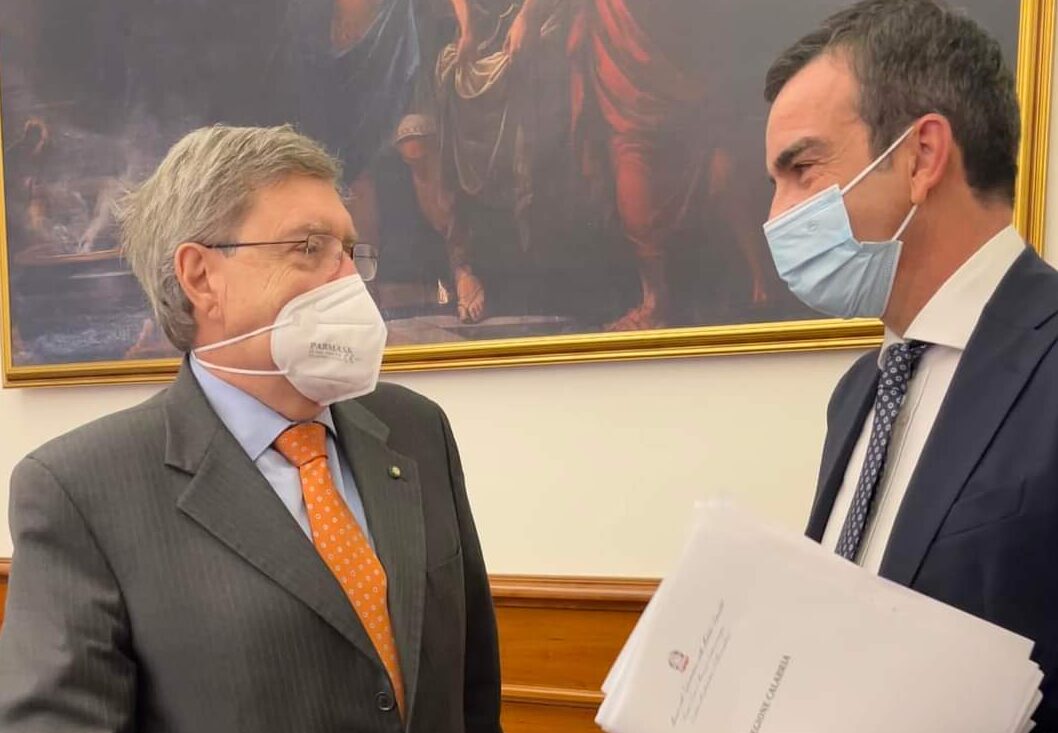 Infrastrutture, Occhiuto incontra Giovannini. “Tanti progetti in cantiere per la Calabria”