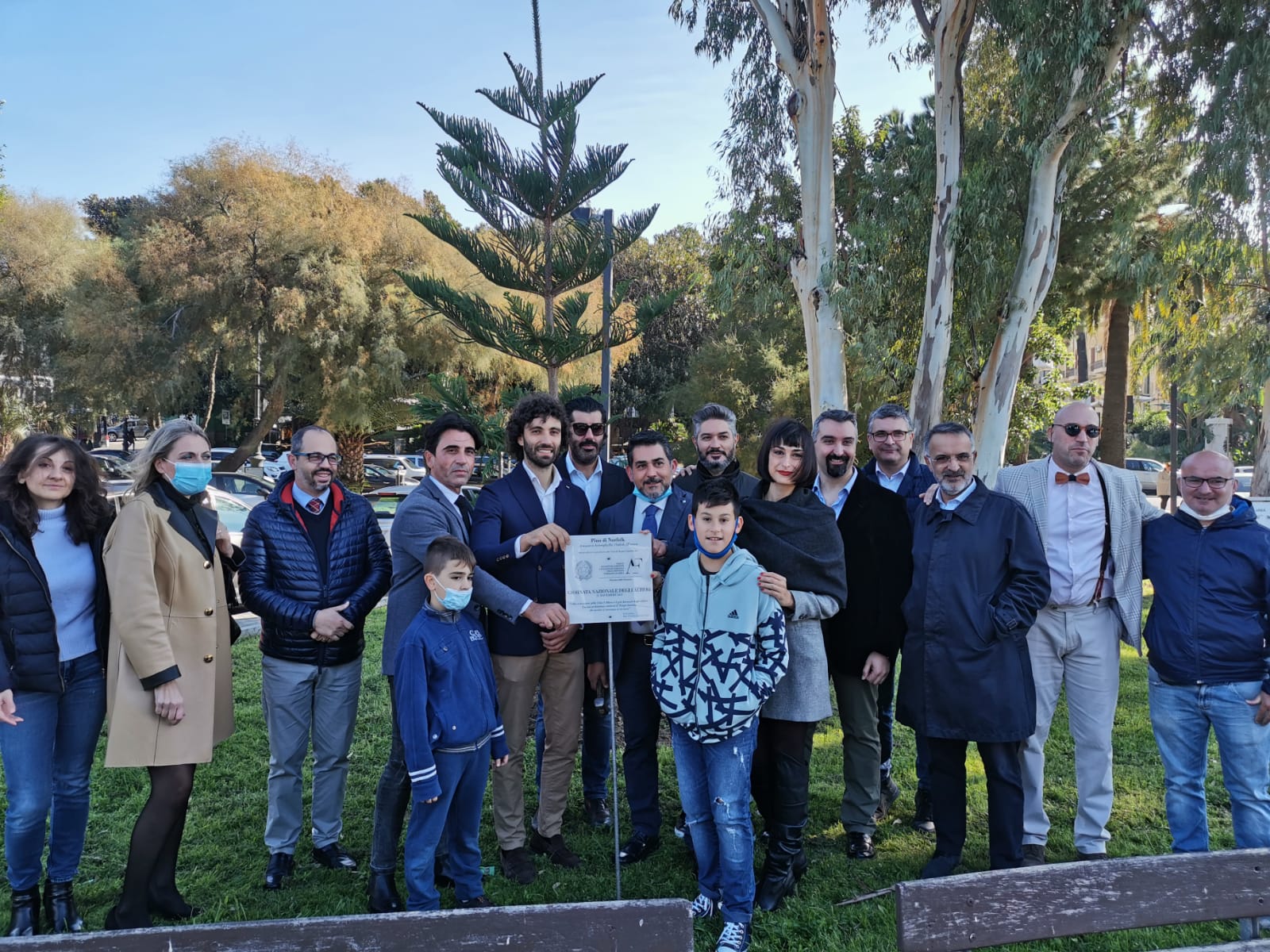 Reggio Calabria –  Celebrata la Giornata nazionale degli Alberi con il vicesindaco Brunetti. l’assessore Scopelliti e il consigliere Merenda
