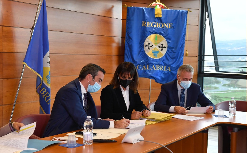 Oggi la prima riunione della Giunta Occhiuto