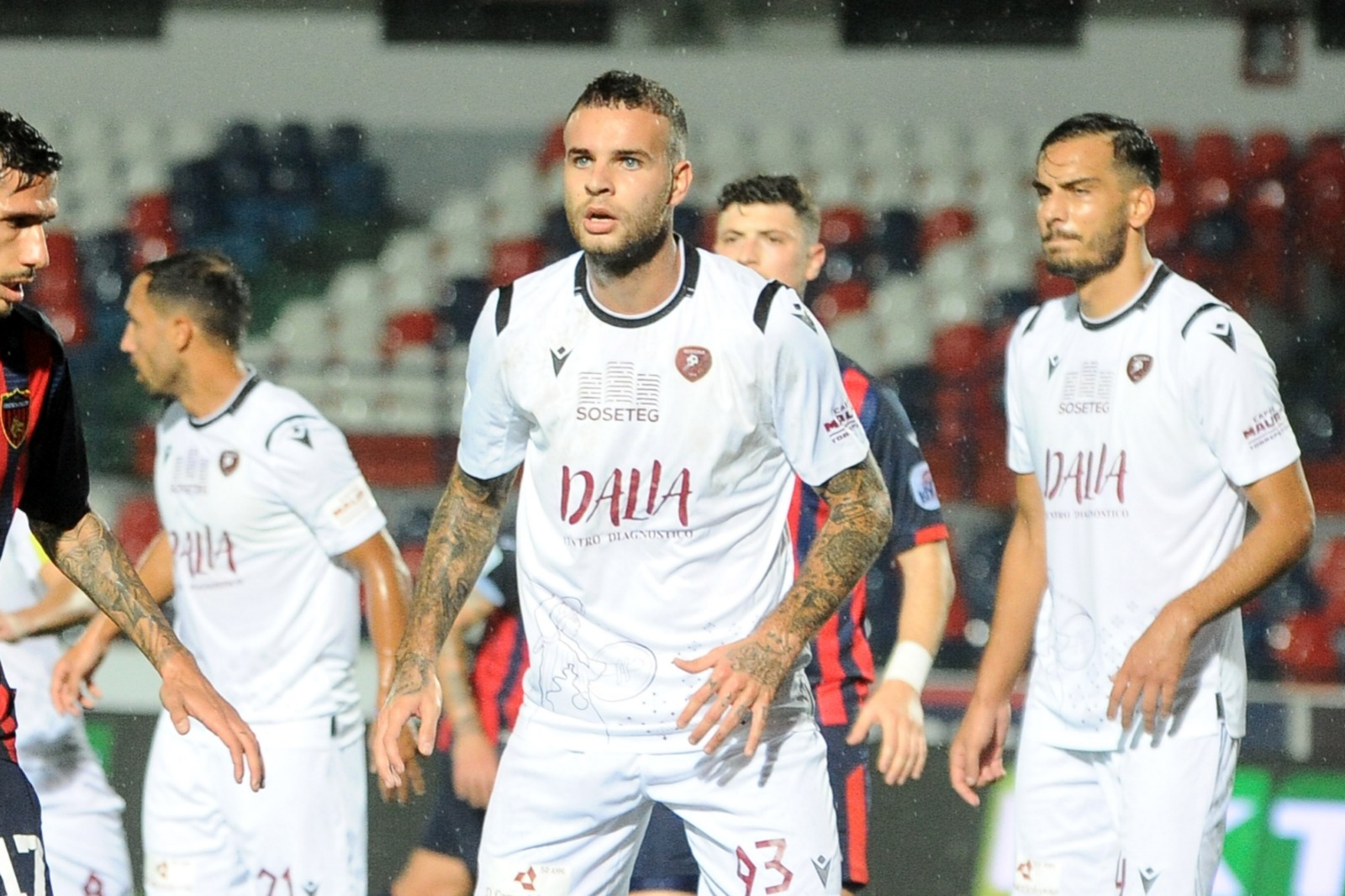 Cosenza-Reggina, la sequenza del gol e la corsa sotto il settore: le foto del match
