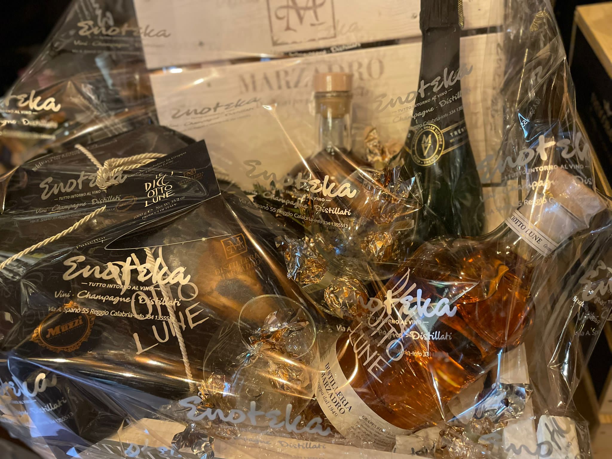 Da Enoteka idee regalo perfette per un Natale ricco di bontà enogastronomiche