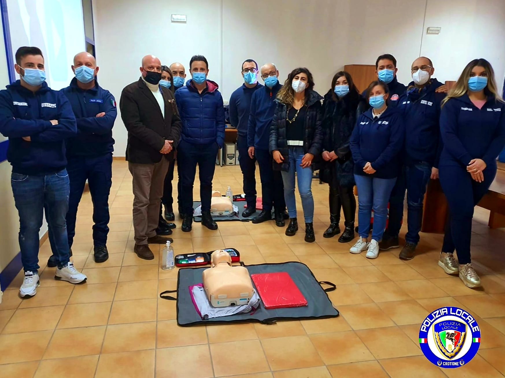 Crotone – Cicli di formazione ed abilitazione BLSD (primo soccorso e uso del defibrillatore) per gli agenti di Polizia Locale