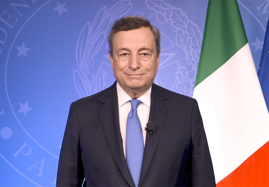 Riduzione durata Green Pass, tamponi in attesa della terza dose e mascherine Fpp2, le parole di Draghi