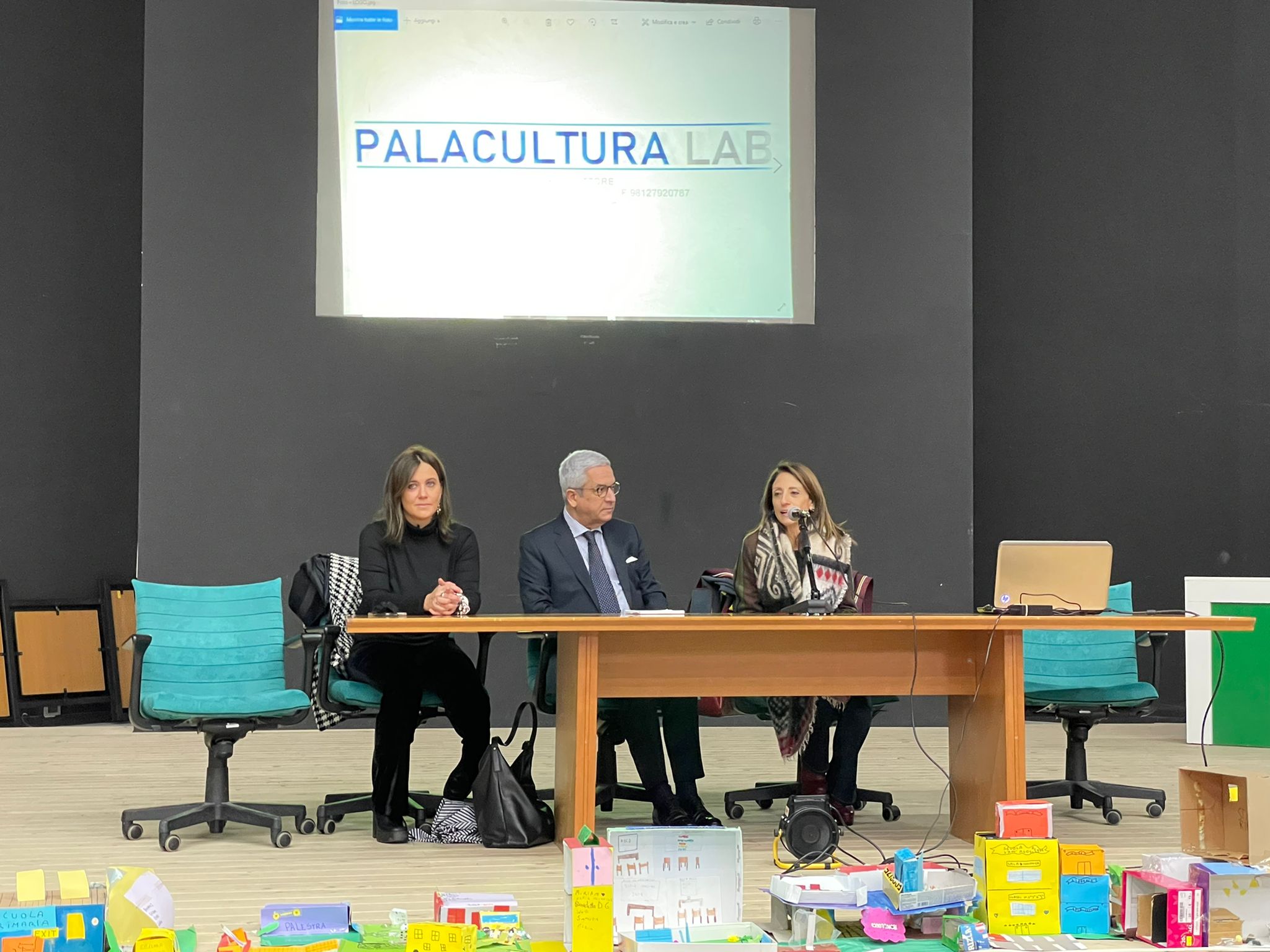 Rende, il sindaco Manna incontra alunni su progetti PNRR: “avvieremo laboratori di cittadinanza attiva per disegnare la nuova città”