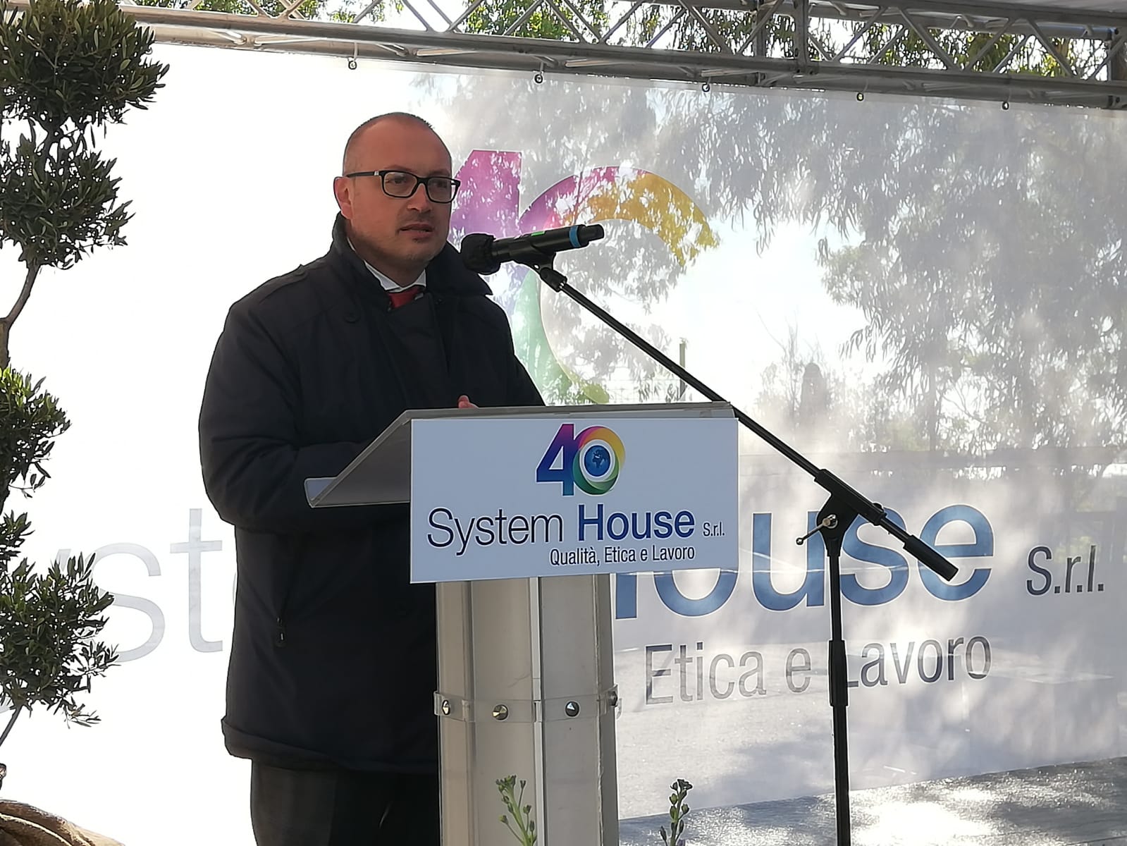I sindaci ff Versace e Brunetti alla cerimonia dei 40 anni di System House: “Realtà produttiva tra le più fervide del sud Italia”