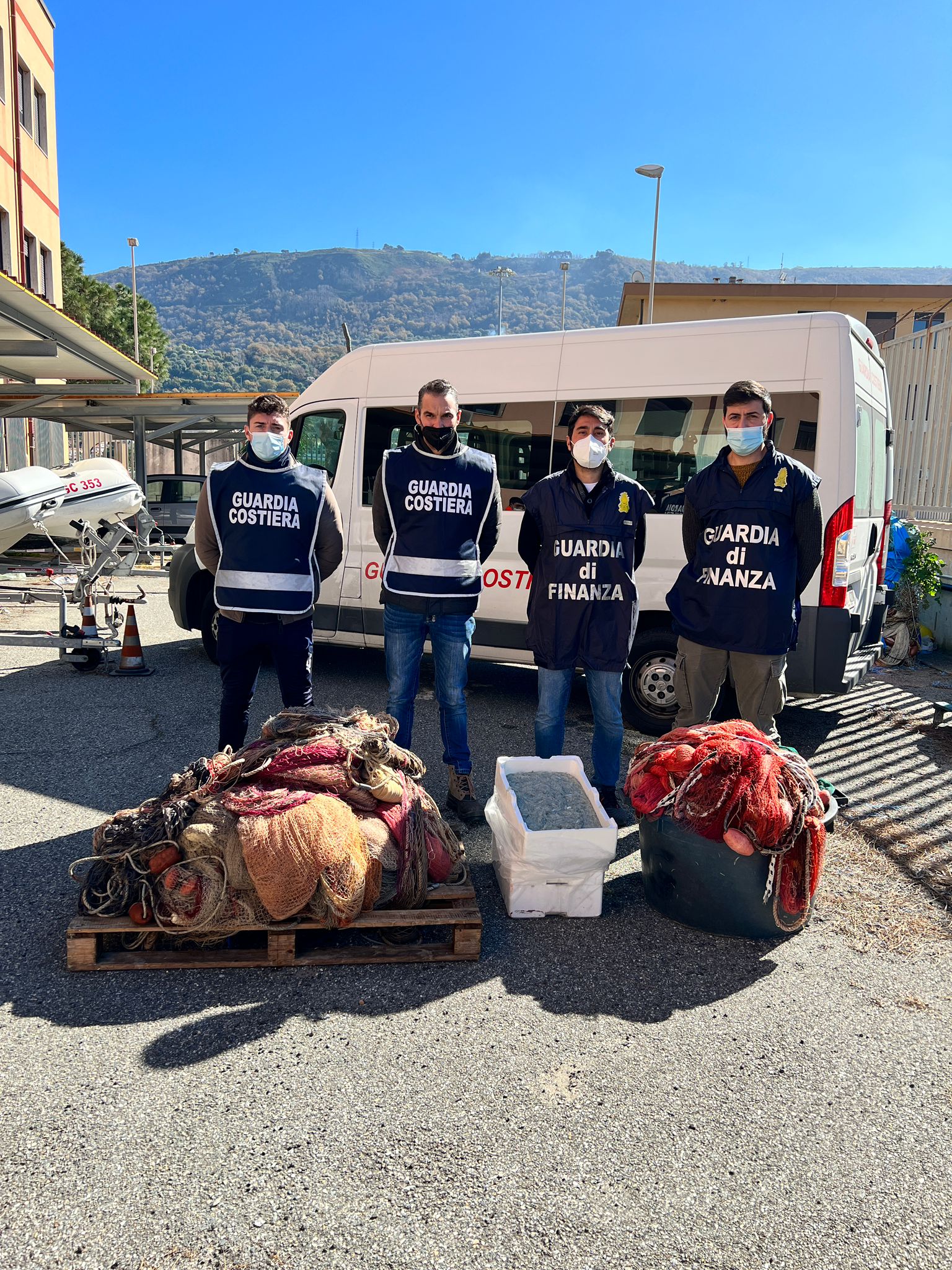 Vibo Valentia – Violazioni in materia di pesca e sicurezza della navigazione, due sanzioni