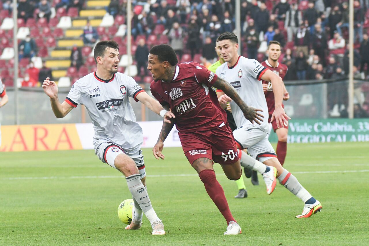 Reggina-Crotone, le foto del match
