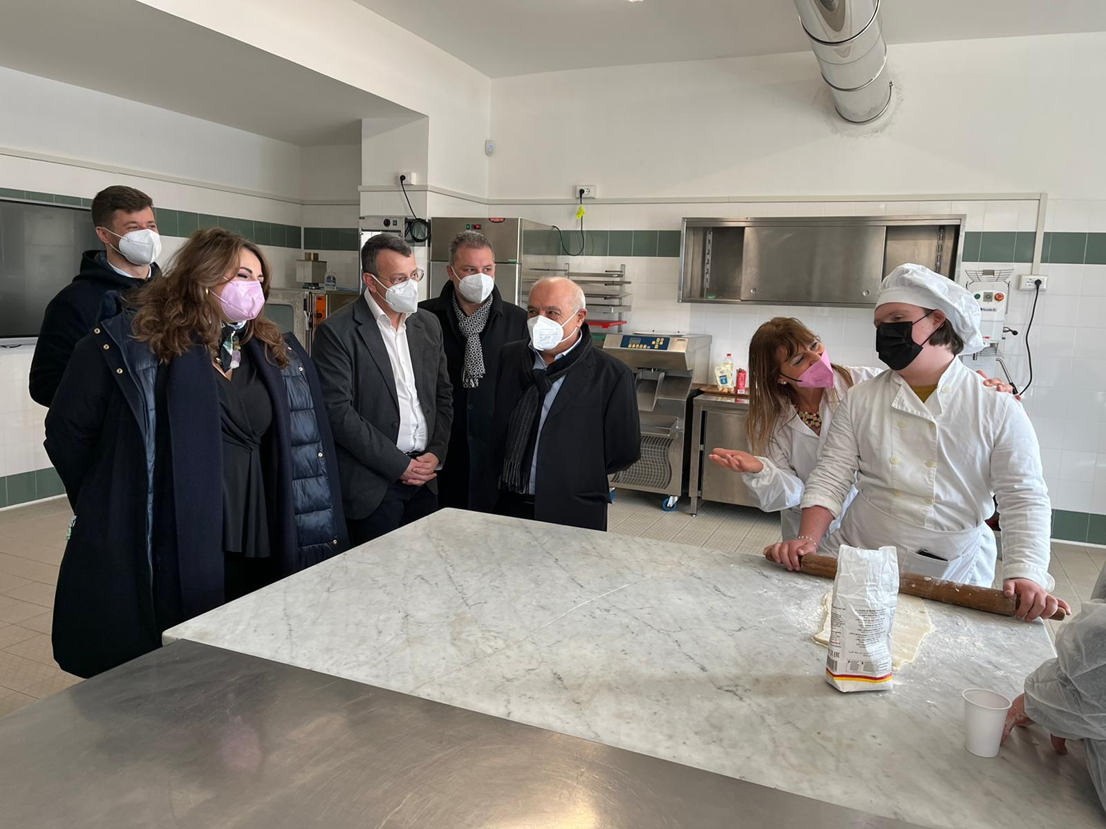 Nesci visita IPSEOA Vibo Valentia: “Incentivare formazione professionale”