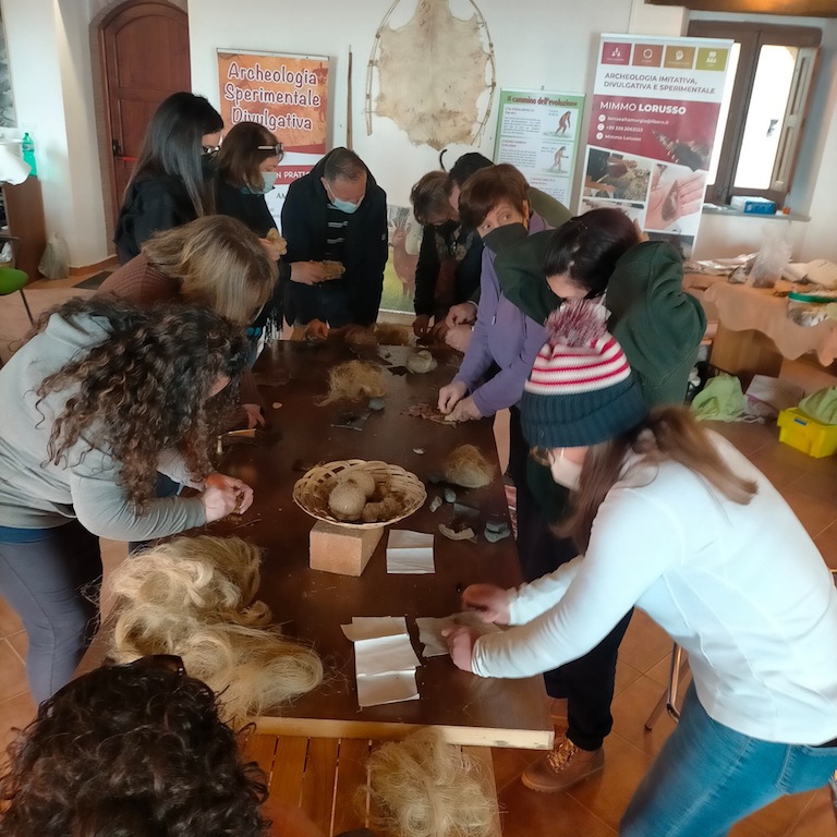 Parco Aspromonte, entrano nel vivo i laboratori sull’archeologia divulgativa e imitativa sulla preistoria