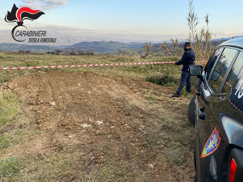 Sicurezza nei cantieri edili: cinque denunce e sequestro di un’area comunale nel Cosentino