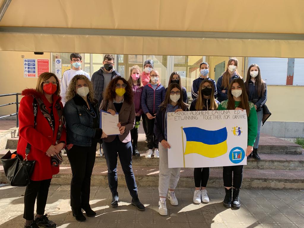L’Istituto comprensivo “Radice- Alighieri”di Catona dona 500 euro per aiutare i bambini ucraini