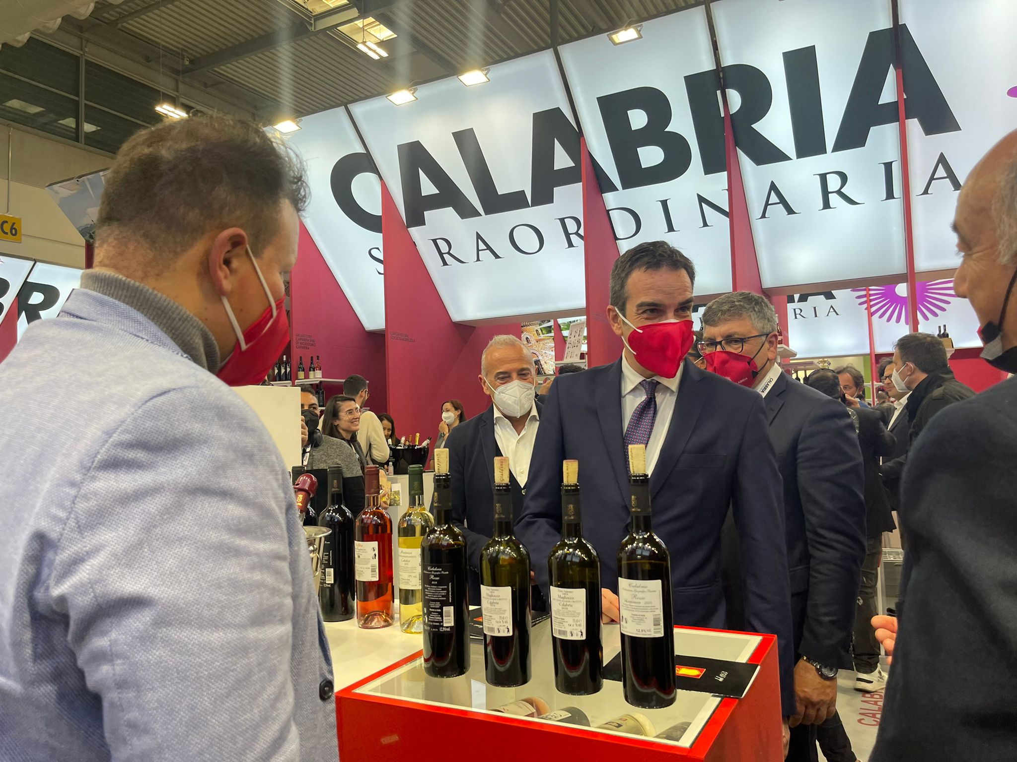 Vinitaly, Occhiuto: “Calabria ha imprenditori che non hanno nulla da invidiare a quelli di altre regioni”