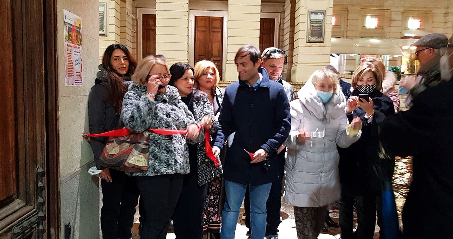 Arte in Movimento di nuovo protagonista con l’esposizione artistica “Le vie di Pentedattilo si vestono di tele”