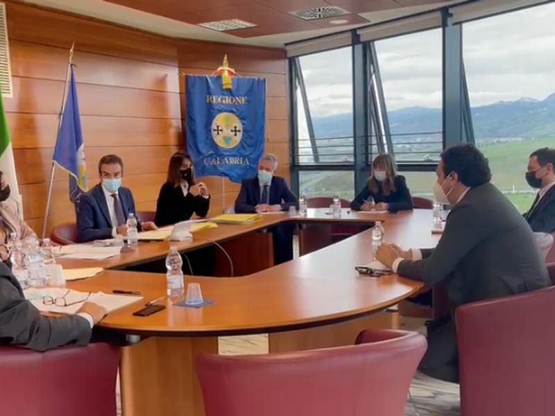 Porti, la Giunta approva la delibera per il disinsabbiamento dei porti turistici di Cariati Marina, Cetraro e Roccella Jonica
