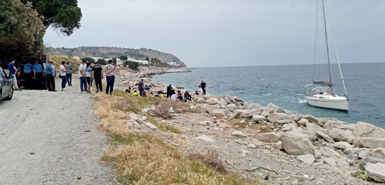 Sbarco di migranti sulla spiaggia di Lazzaro: il Comune attiva il COC