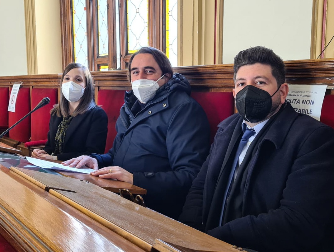Incendio scooter sul Lungomare, Italia Viva: “Gesto inqualificabile, cittadini onesti denuncino autori di un simile scempio”