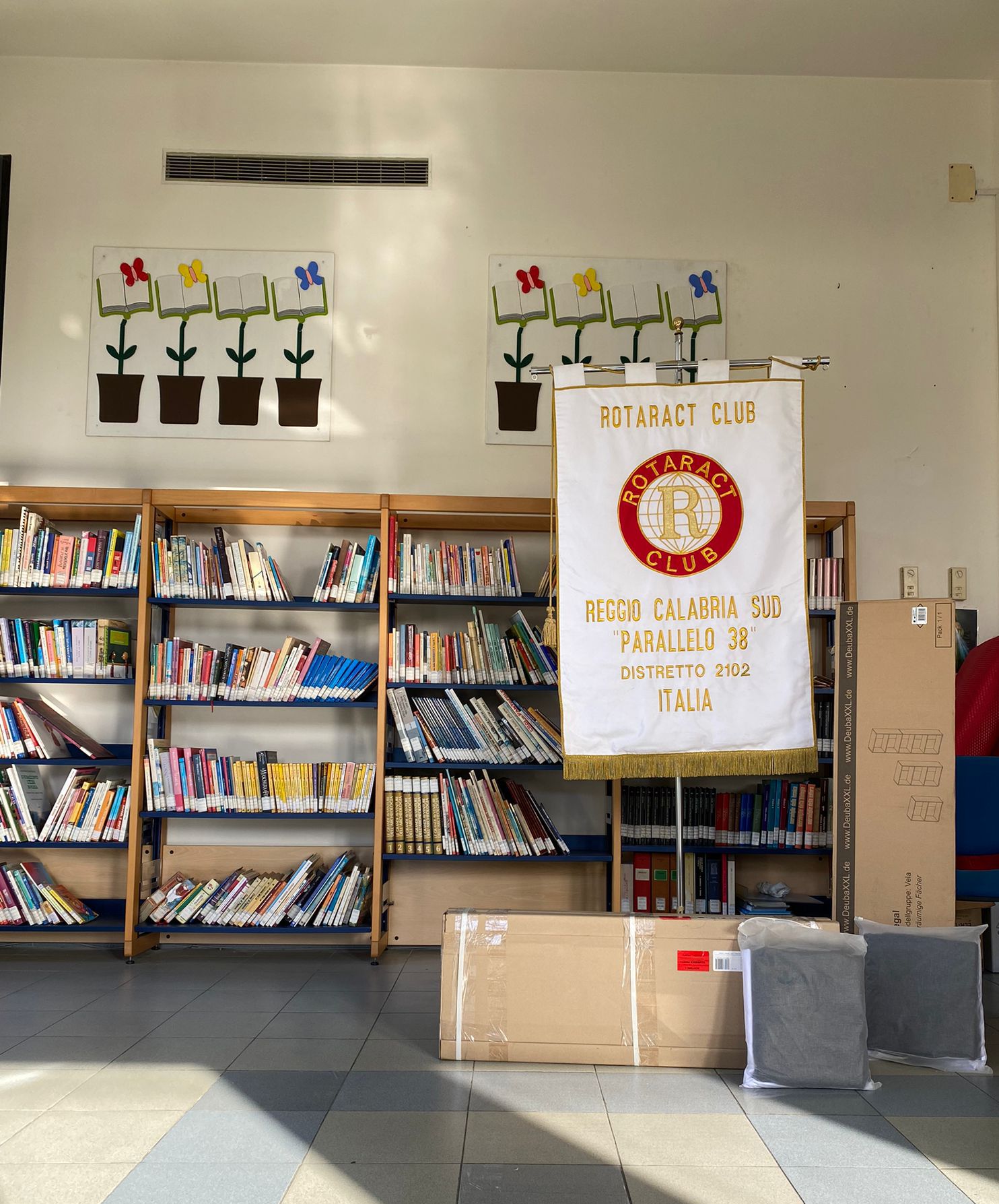 Reggio Calabria – Iniziativa del Rotaract Club Reggio Calabria Sud Parallelo 38: donazione alla Biblioteca Comunale