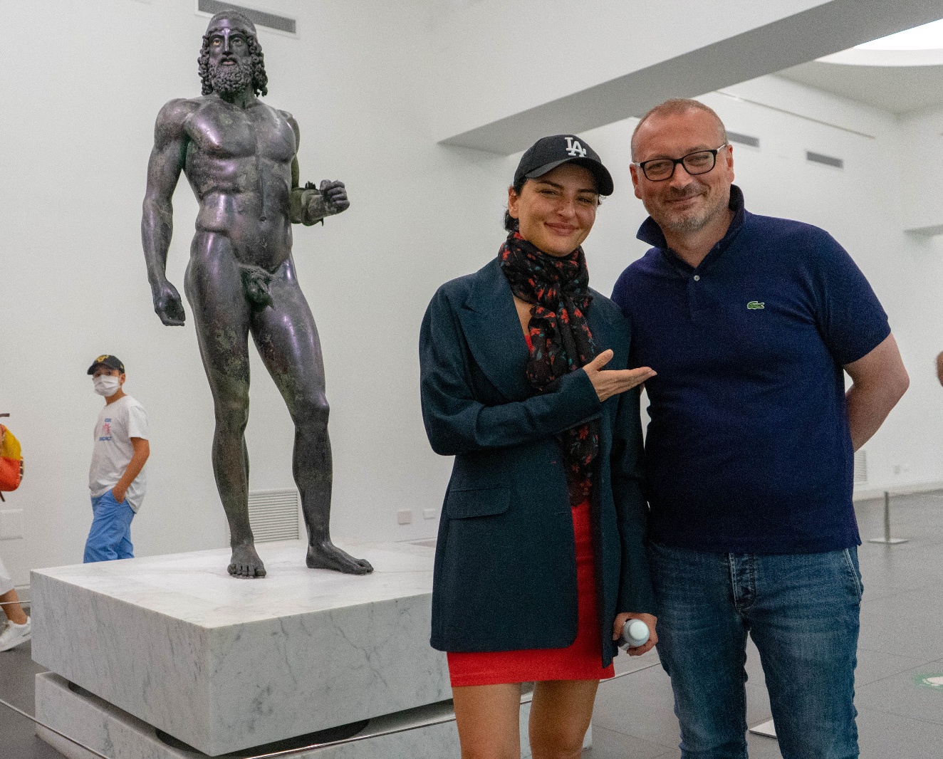 I Bronzi di Riace conquistano anche Arisa: il sindaco ff Versace ed il Direttore Malacrino la accolgono al Museo