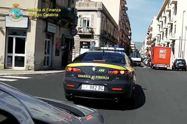 Reggio Calabria: sequestro da 15 mln ad imprenditore, accusa di riciclaggio per i clan