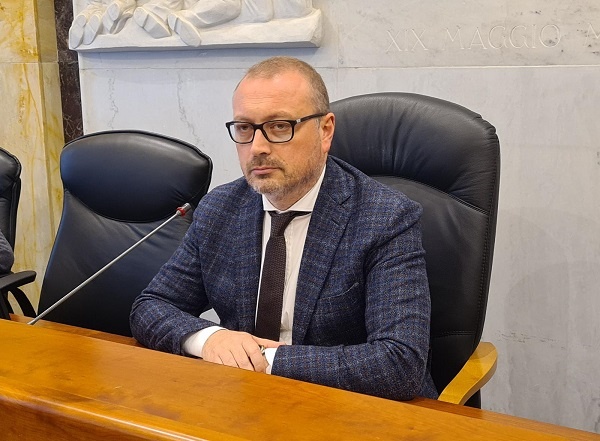 Strappo Metrocity-Regione sui Bronzi, Versace: “Non si fa politica sui simboli della città”