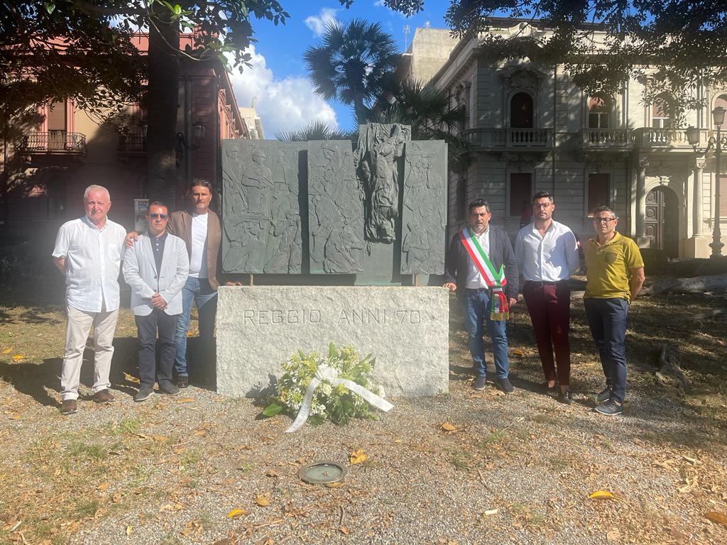 Reggio Calabria – L’omaggio dell’Amministrazione comunale in occasione dell’anniversario della rivolta del 1970