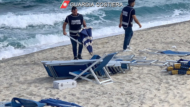 Costa degli Dei: La guardia costiera di Vibo Valentia rimuove attrezzature abusive