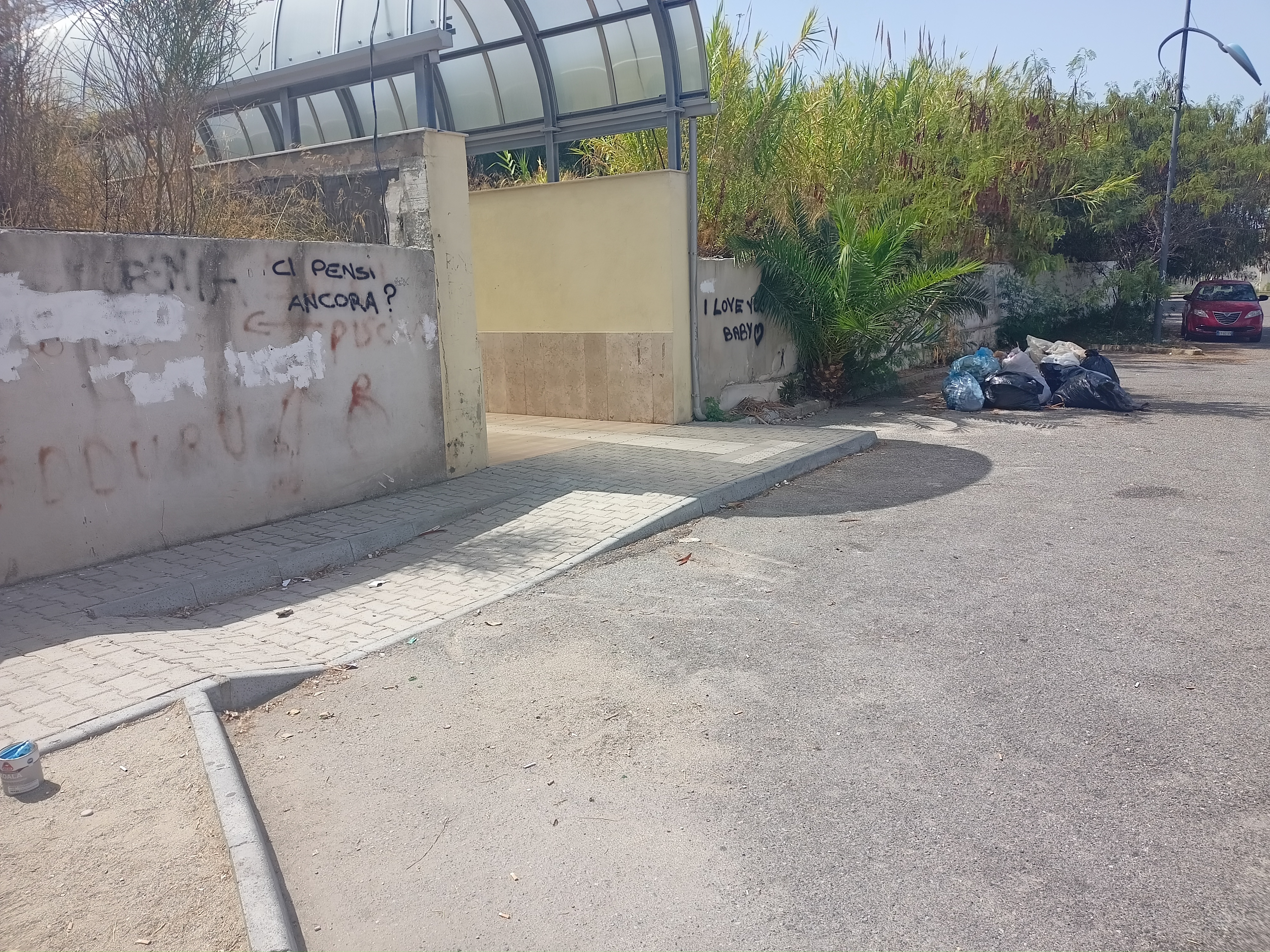 Reggio Calabria – I giovani ripuliscono l’uscita in via marina sottopasso stazione di Pellaro