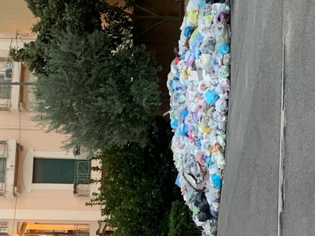 Reggio Calabria – Rifiuti, situazione difficile a Sbarre