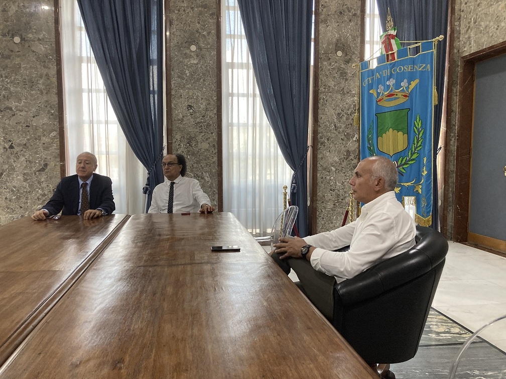 Stadio San Vito Marulla: nuovo incontro tra il Sindaco Franz Caruso e il Presidente del Cosenza calcio