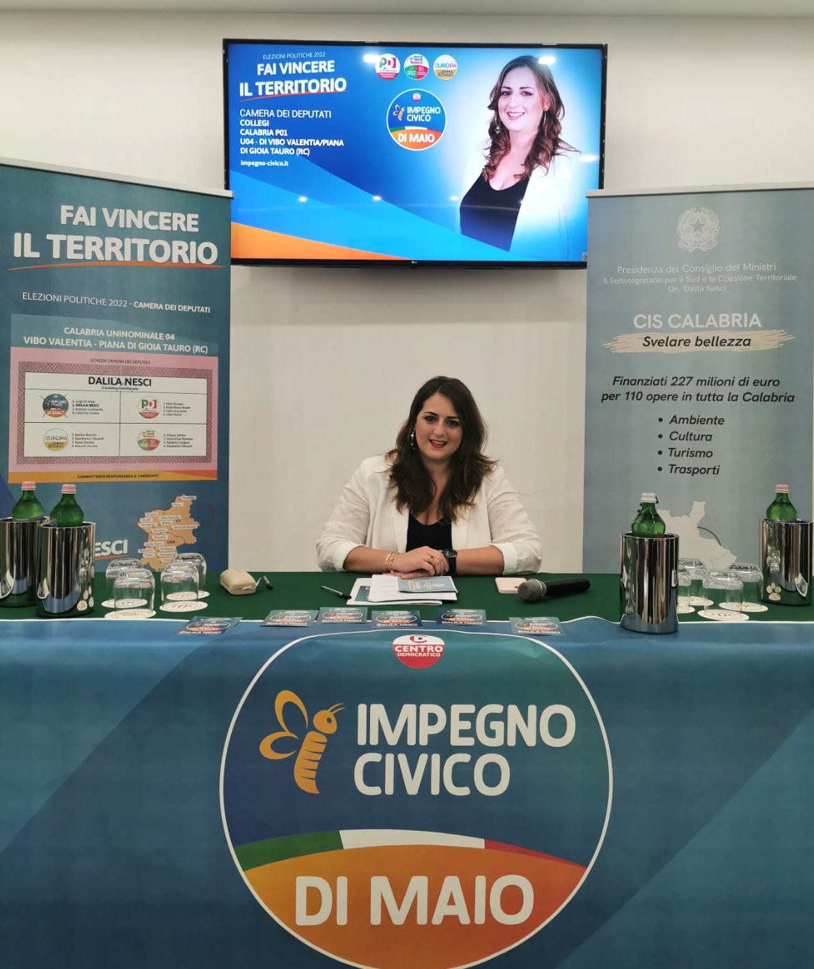 Vibo Valentia: la sottosegretaria Dalila Nesci ha presentato la propria candidatura alla Camera