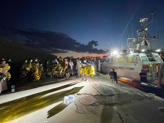 Due sbarchi di migranti in poche ore a “Le Castella” di Isola Capo Rizzuto