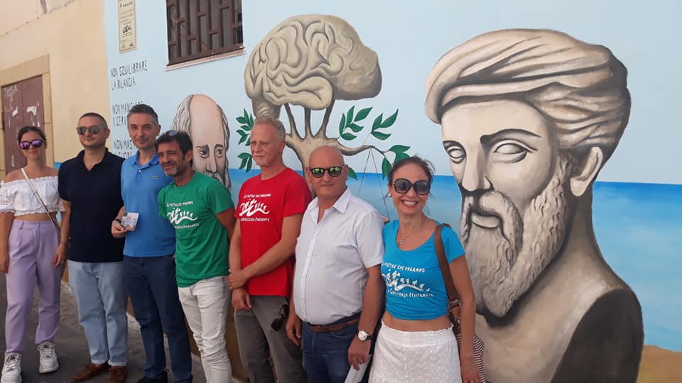 Crotone –  Inaugurato nel centro storico cittadino il murale dedicato a Pitagora ed Alcmeone