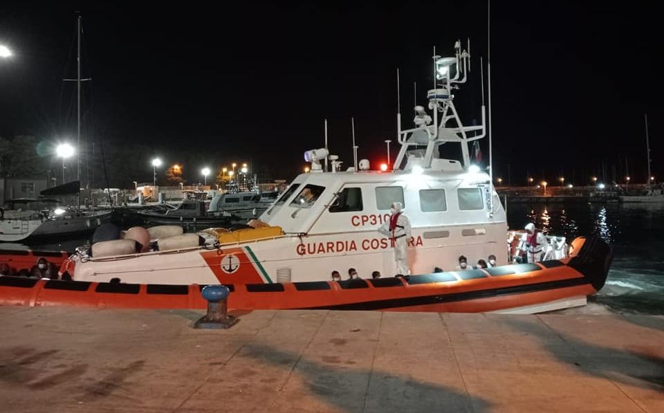 Roccella Jonica, 85 migranti soccorsi nella notte