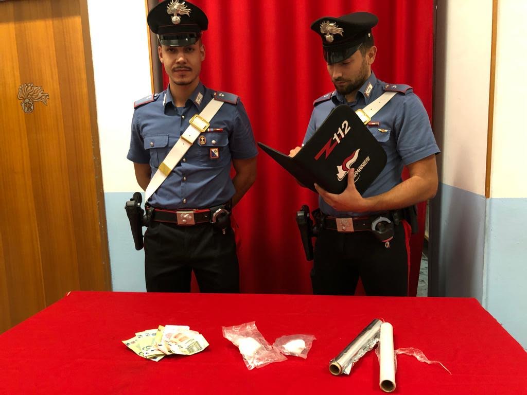 Effettuano “compravendita” di cocaina ma non si accorgono dei Carabinieri, arrestati