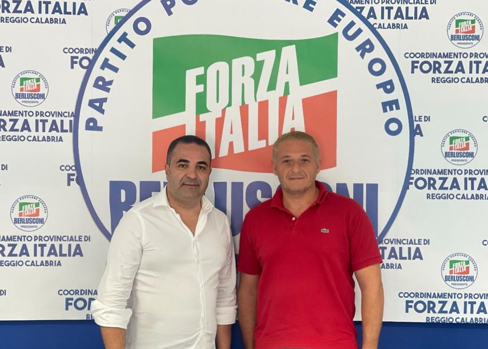 Il sindaco di Bruzzano Zeffirio passa con Forza Italia