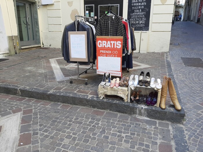 A Catanzaro capi abbigliamento e scarpe gratis per indigenti