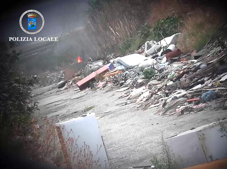 Incendi rifiuti a Reggio Calabria, Brunetti e Palmenta: “Chi nuoce all’intera comunità non può rimanere impunito”