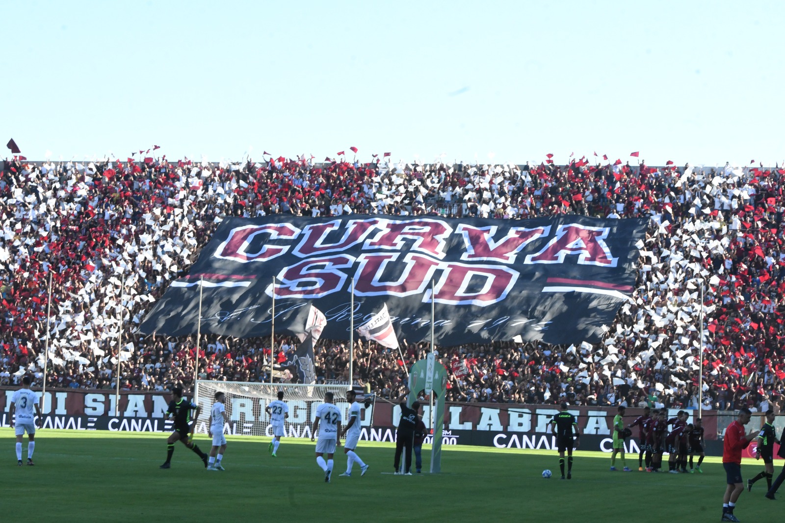 La Reggina di Inzaghi è straripante, Cosenza battuto nel derby: il Granillo è quello dei tempi d’oro
