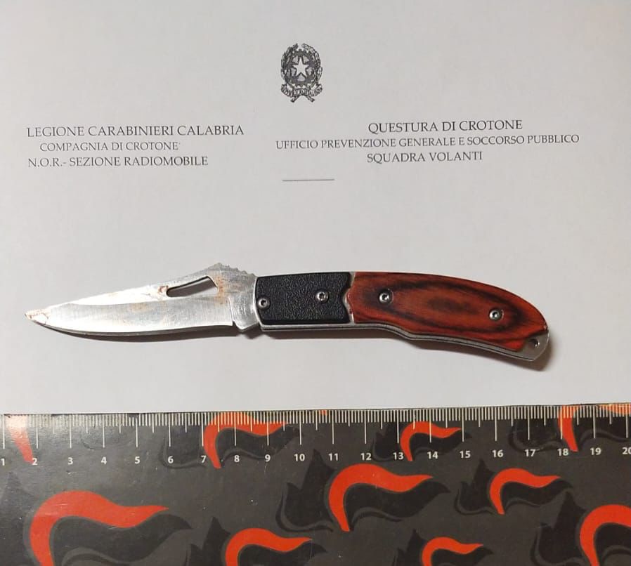 Crotone – Accoltellato trentacinquenne, un arresto per tentato omicidio