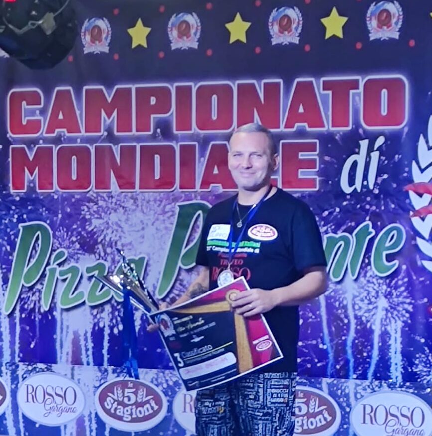 Christian Corigliano, un pizzaiolo reggino sul podio del Campionato Mondiale della pizza piccante