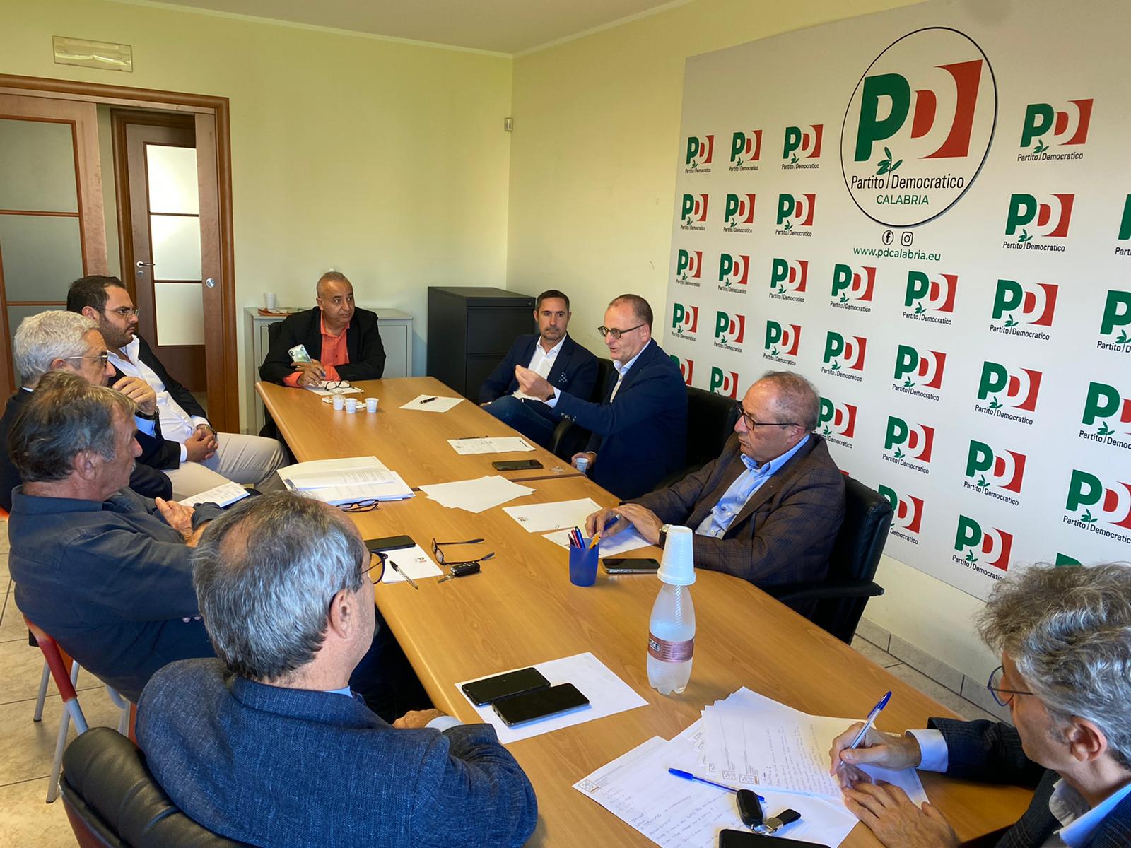 Incontro tra il gruppo del Pd e l’Anci. «Alla Calabria servono risposte urgenti e una maggiore concertazione»