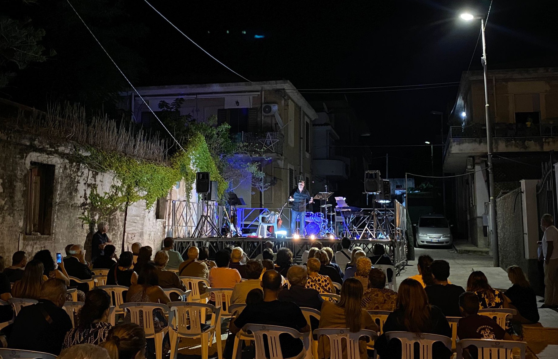 A Rosario Valanidi spettacolo con gli artisti di strada del progetto “New Theatre training”