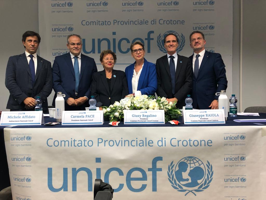 Inaugurata la sede del Comitato Unicef Crotone, alla presenza delle Istituzioni civili e militari presso la Confcommercio