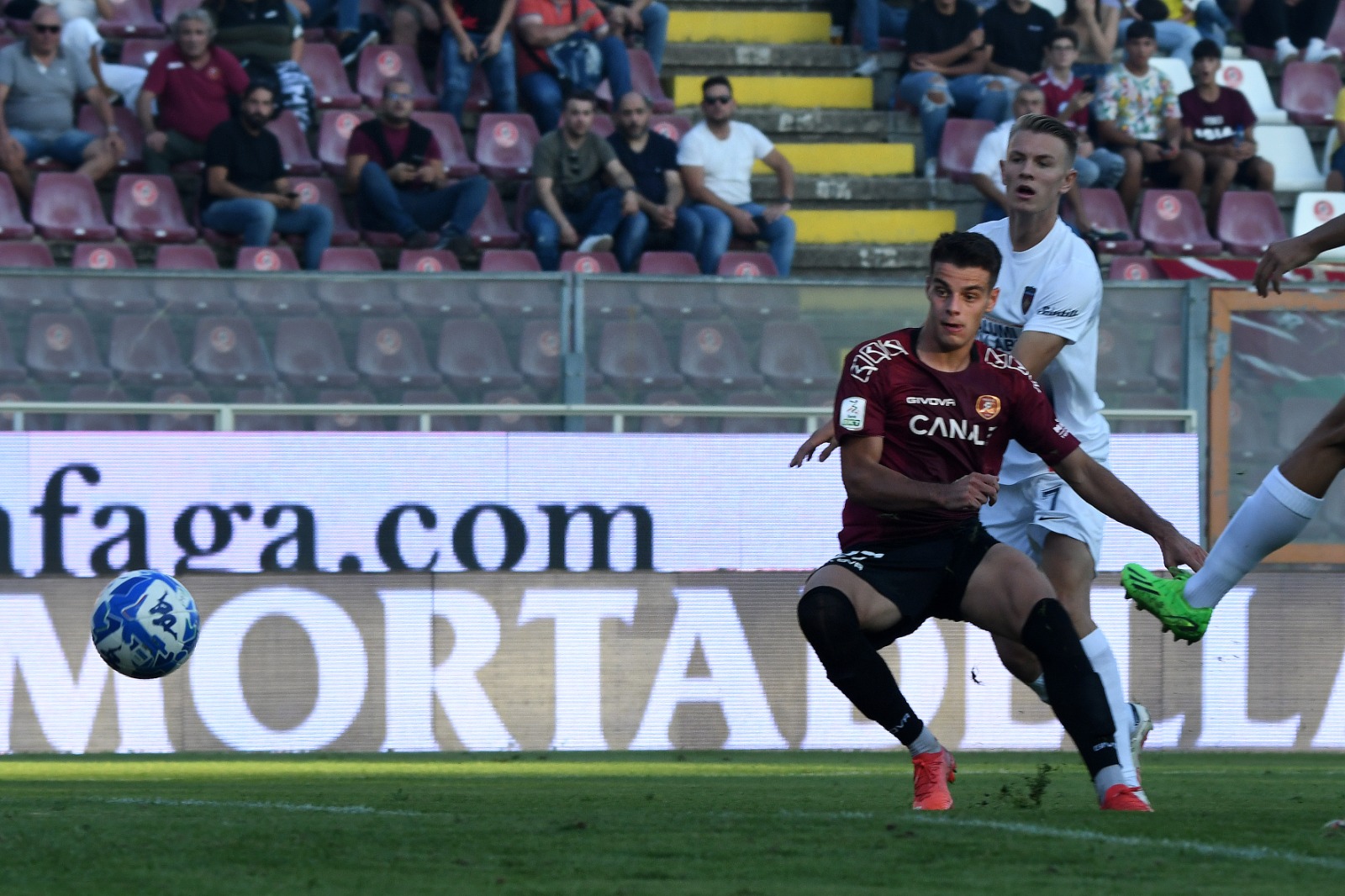 Serie B – Tutti i risultati e la nuova classifica:  Reggina davanti a tutti