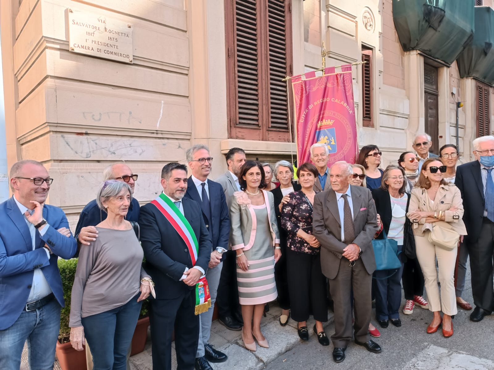 Reggio Calabria – La strada di fronte la Camera di Commercio intitolata al primo Presidente Salvatore Rognetta