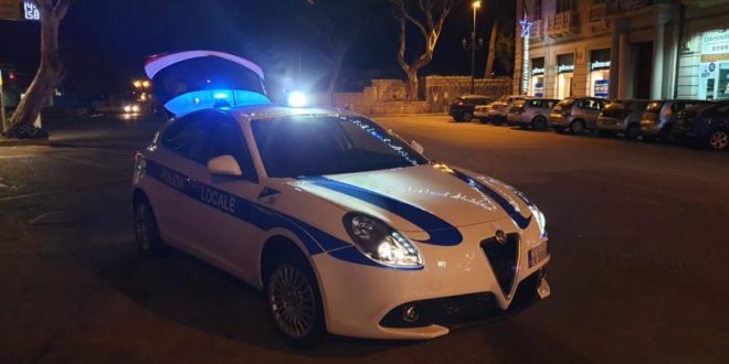 Reggio Calabria – Agente della Polizia Locale aggredita per una multa in pieno centro, denunciate due persone