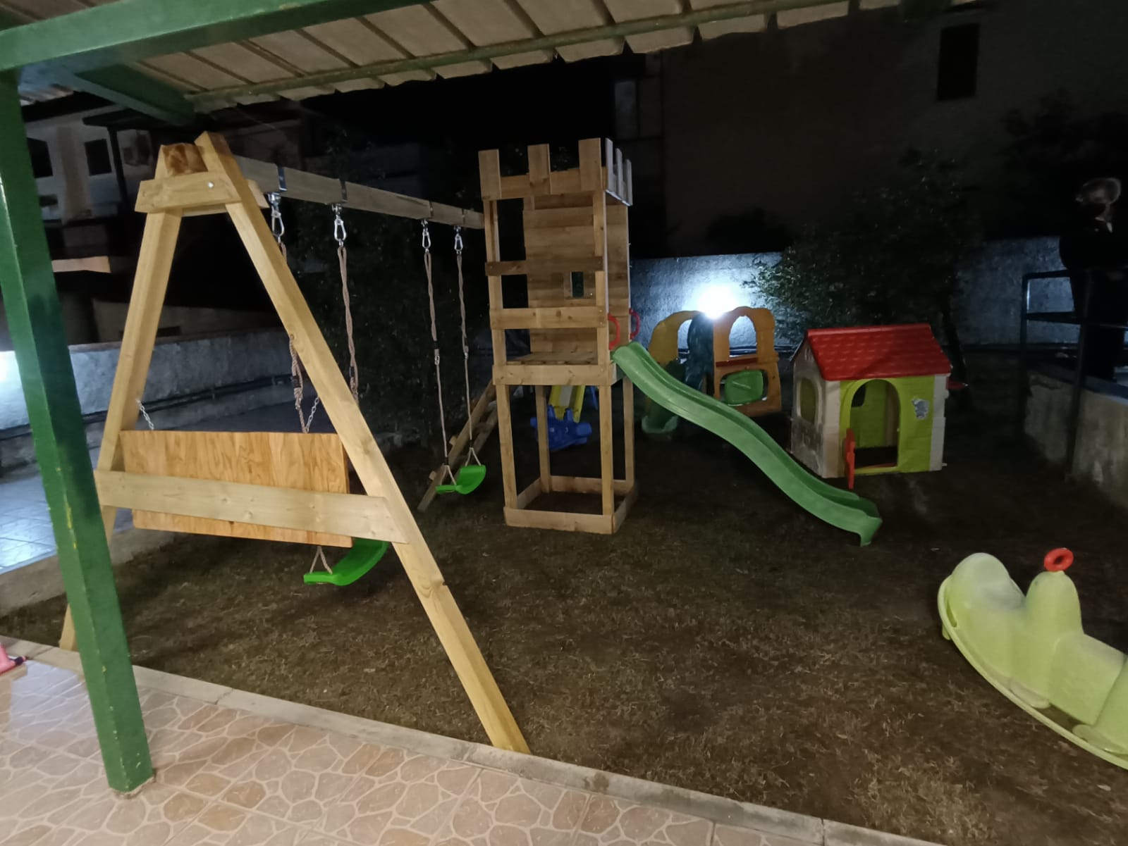 Nuovi giochi per i bimbi ospiti di “Mondo Rosa”. La visita e la benedizione dell’arcivescovo Maniago