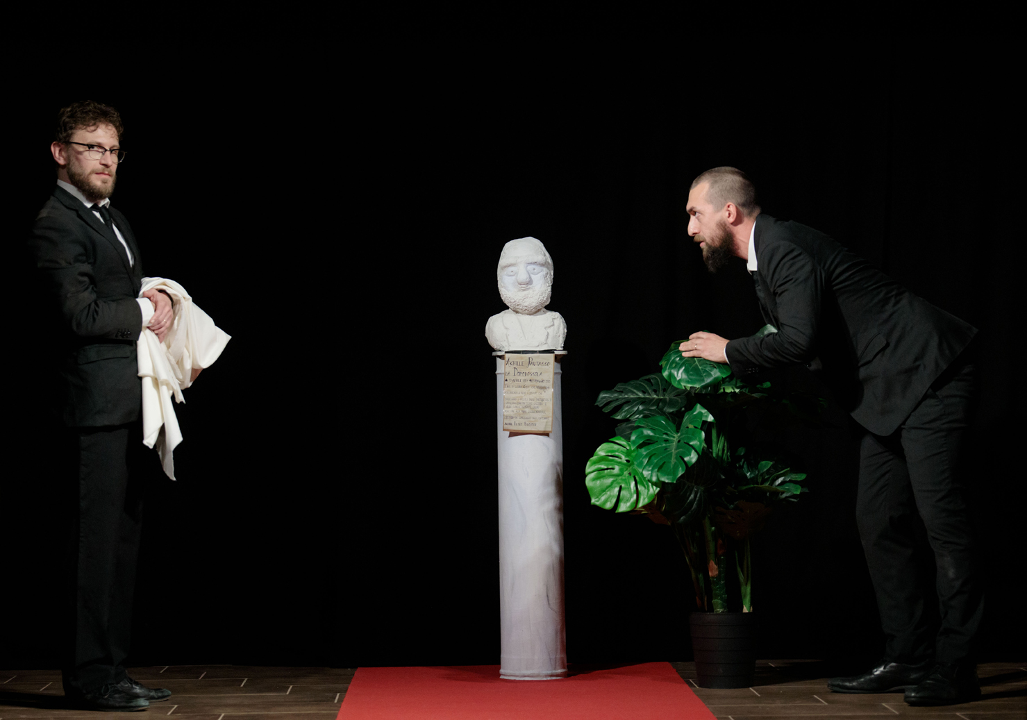 “In occasione”, straordinaria interpretazione di Andrea Borgogno e Alessio Negro del Teatro del Fiasco a Reggio Calabria per il Globo Teatro Festival