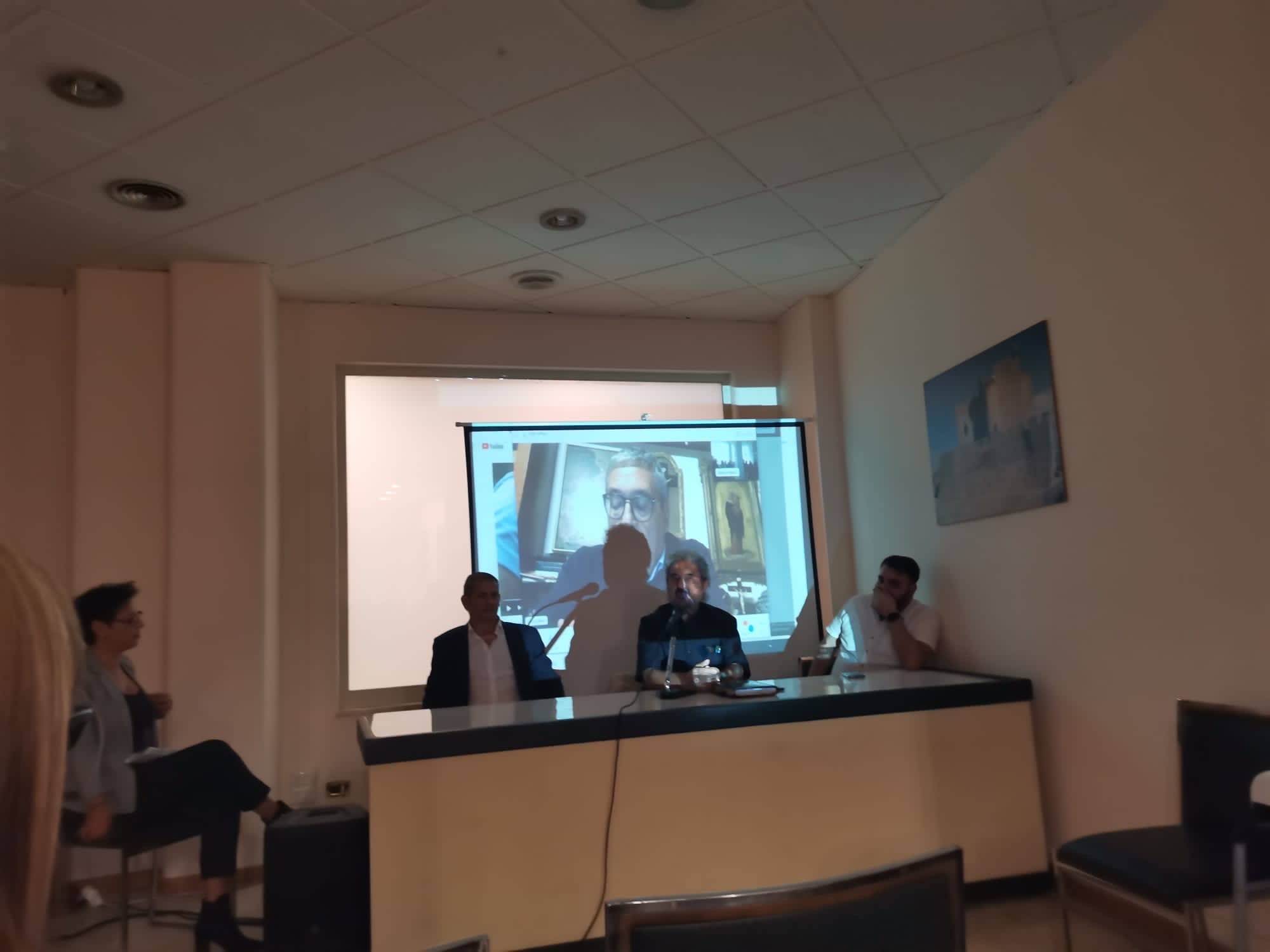 Reggio Calabria –  Presentato il libro “L’Uomo è un Mendicante che crede di essere un Re” di Totò Cuffaro